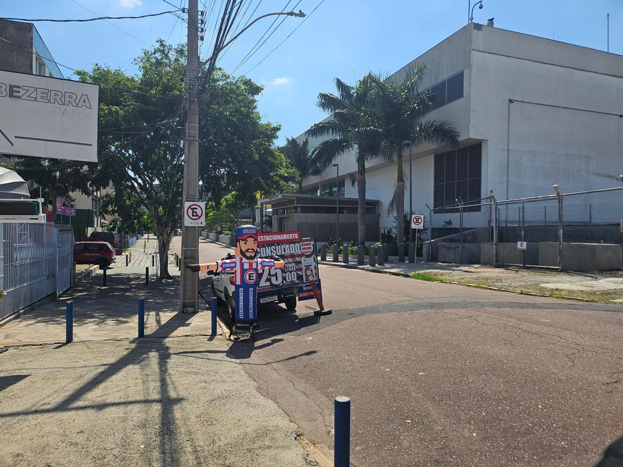 Consulado Americano Apartamento 50 Metros Da Entrada Para Visto Consulado Eua Porto Alegre Com Garagem Extérieur photo
